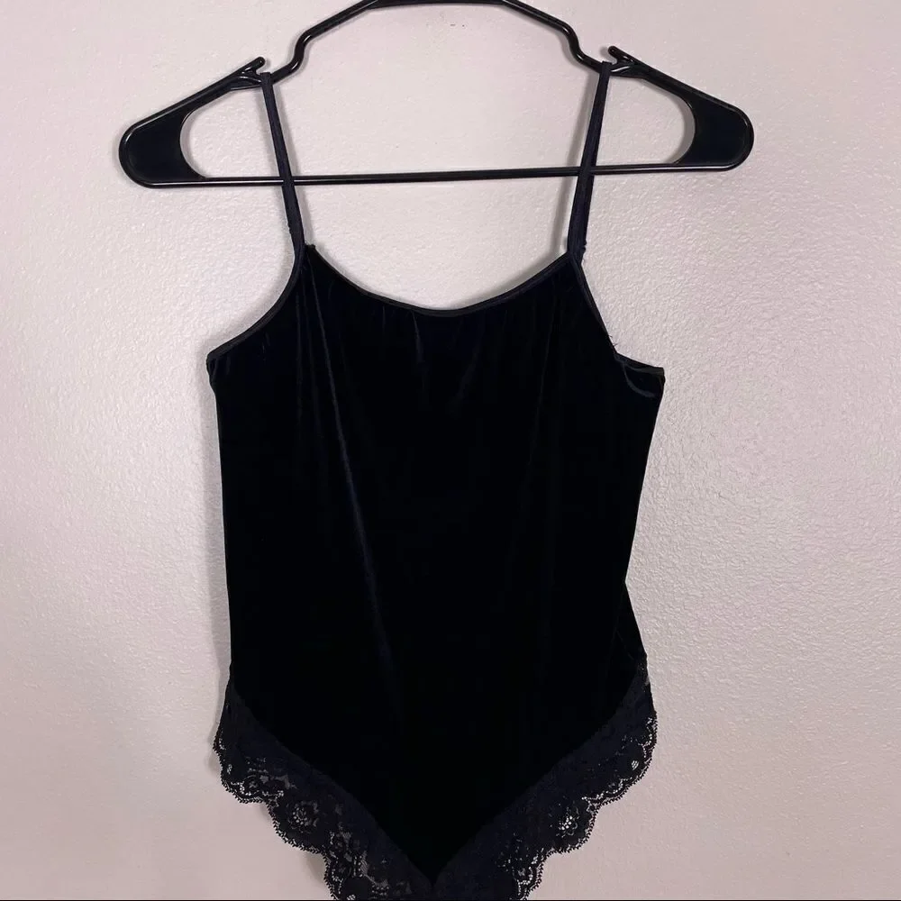 Victoria’s Secret Vintage Black Velour‎ Lace Trim Bottom Cheeky Bodysuit Medium
